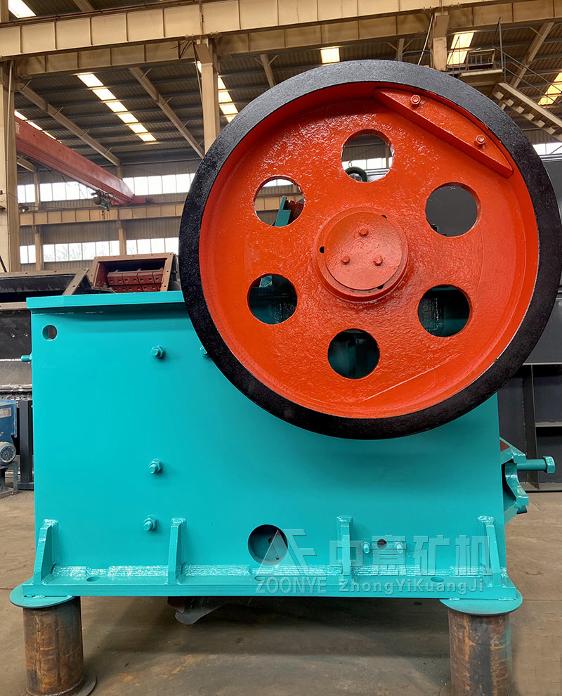 2021050602.jpg 粗碎鄂破機側面圖